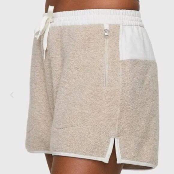 Outdoor Voices Megafleece Shorts‎ M Oatmeal Ivory Sherpa Cozy